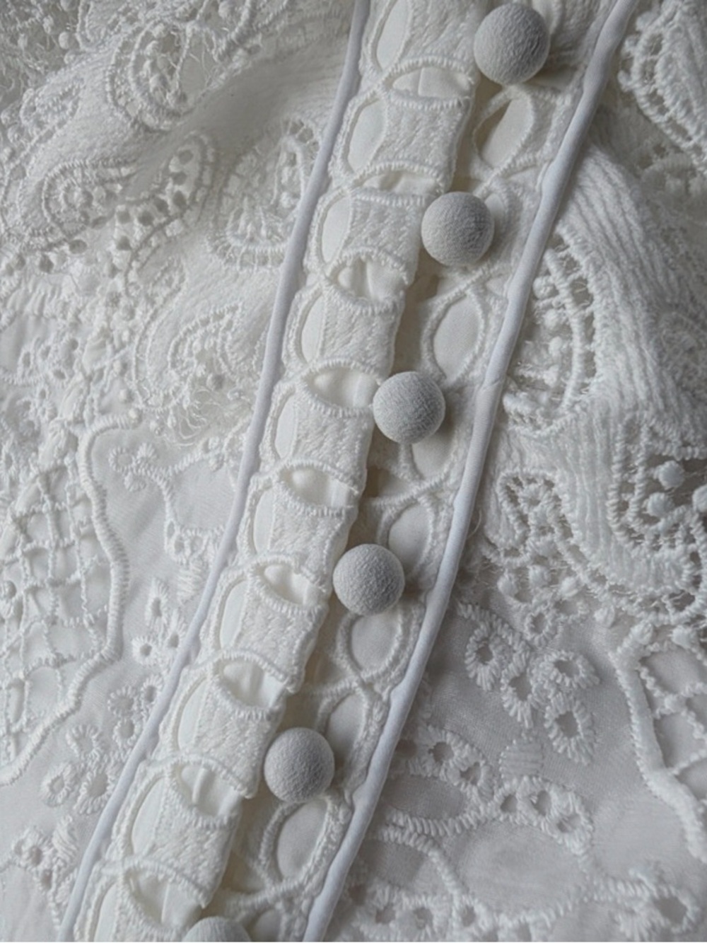 Karen Millen Cream Lace Trim V-Neck Blouse - Picture 7 of 7